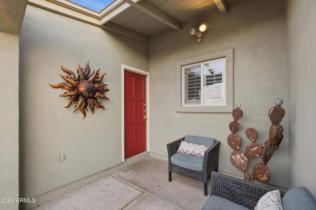 Real Estate Picture 3