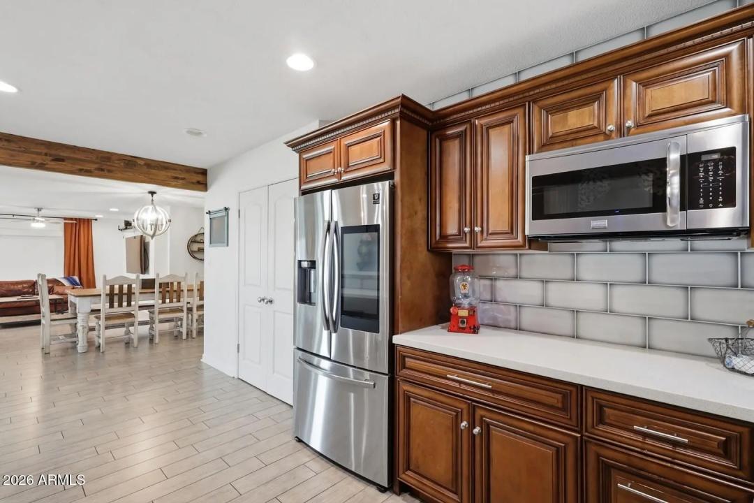Real Estate Picture 17