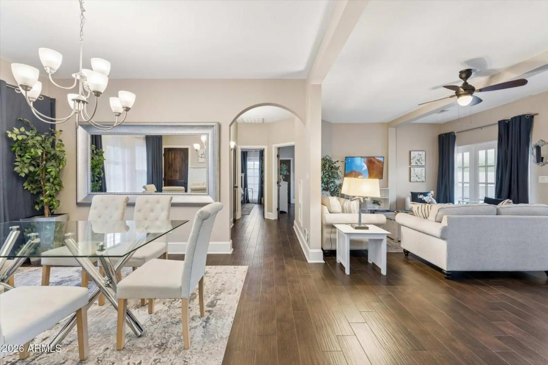 Real Estate Picture 11