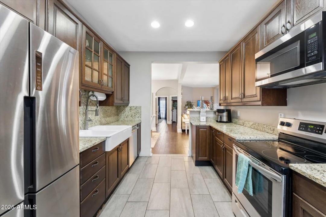 Real Estate Picture 5