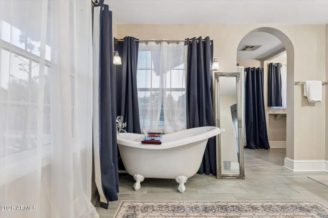 Real Estate Picture 16