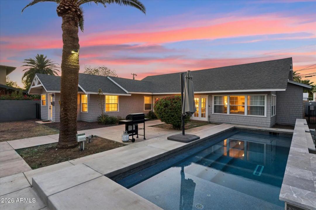 Real Estate Picture 3