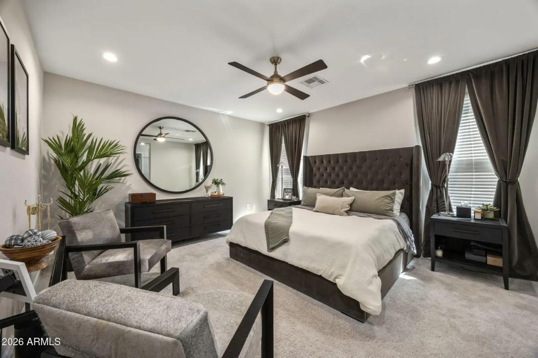 Real Estate Picture 16
