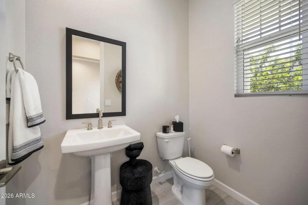 Real Estate Picture 24