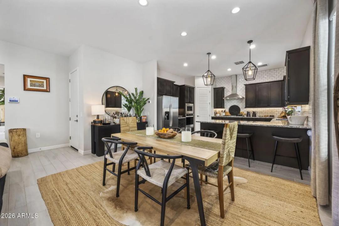 Real Estate Picture 6
