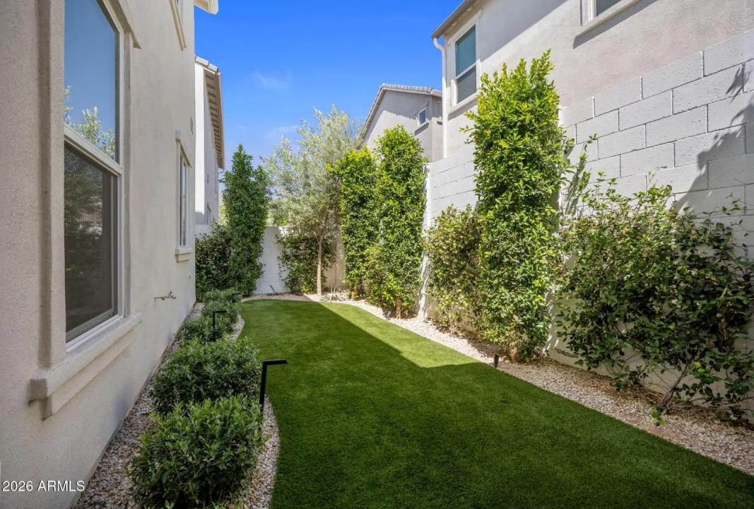 Real Estate Picture 29