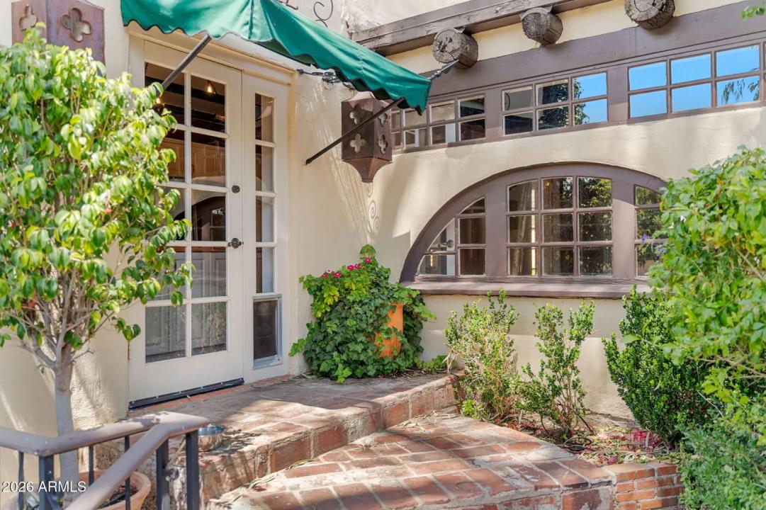 Real Estate Picture 22