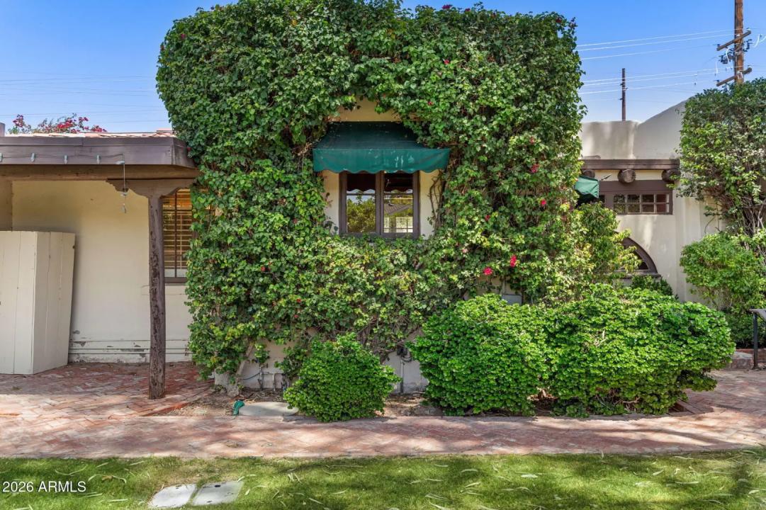 Real Estate Picture 23
