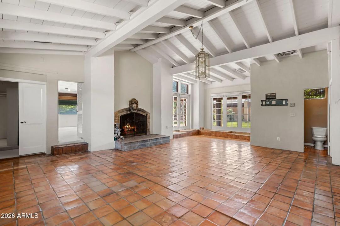 Real Estate Picture 17