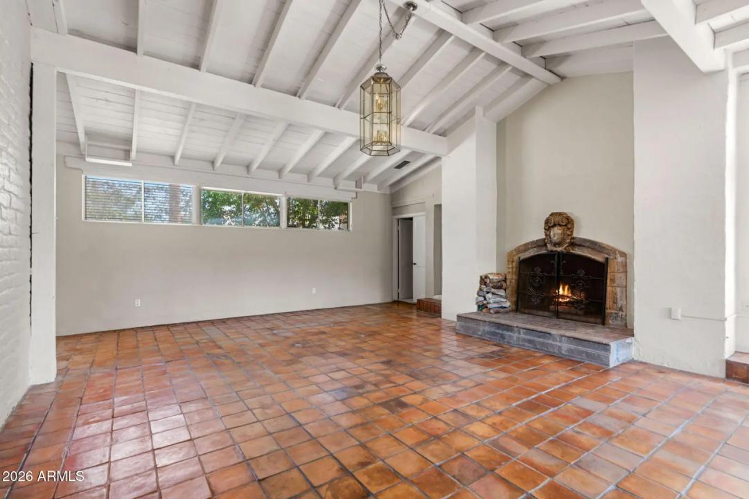 Real Estate Picture 16