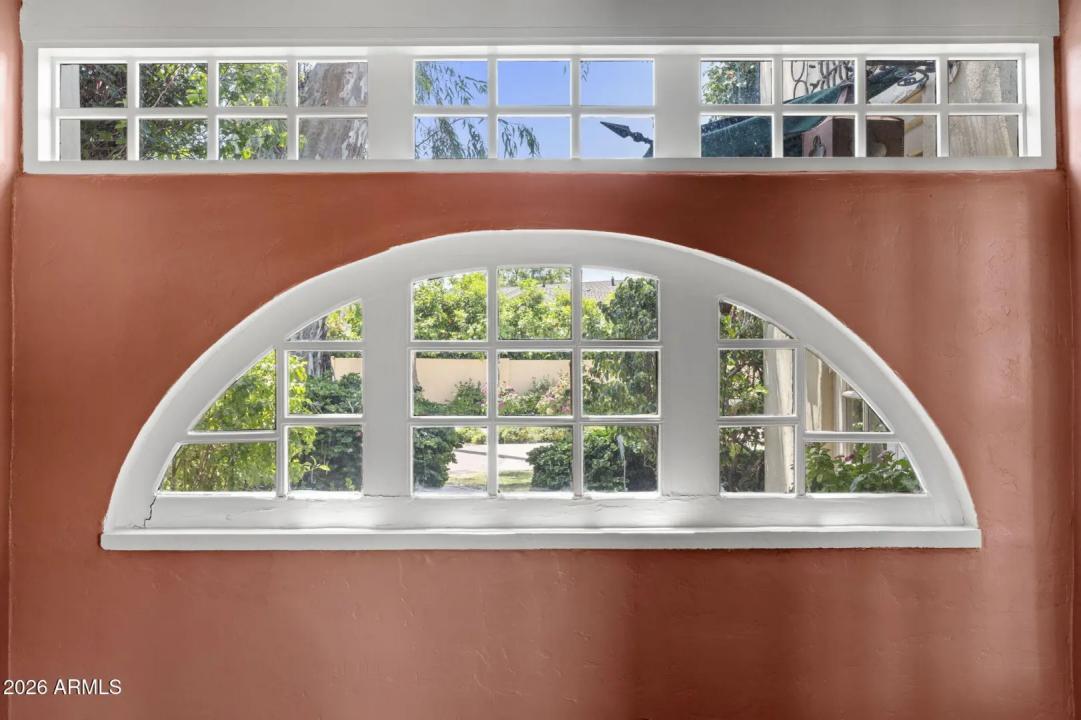Real Estate Picture 11