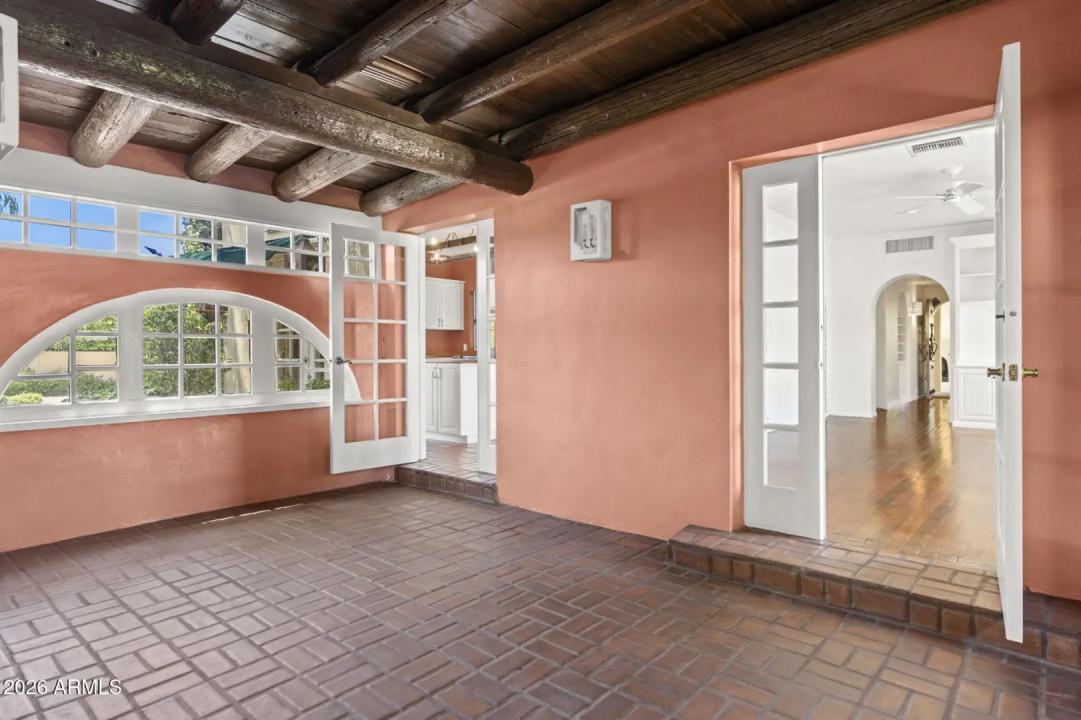 Real Estate Picture 10
