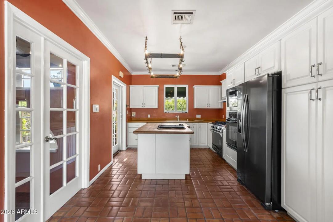 Real Estate Picture 13