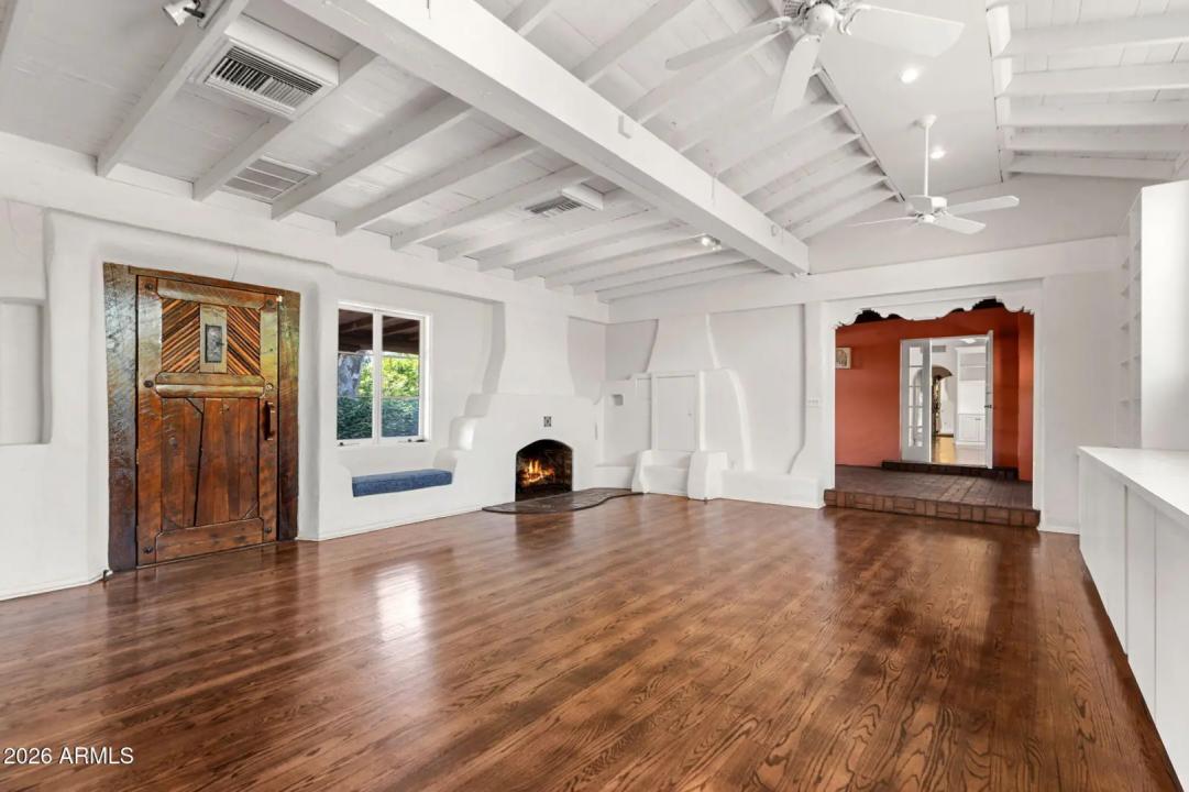 Real Estate Picture 7