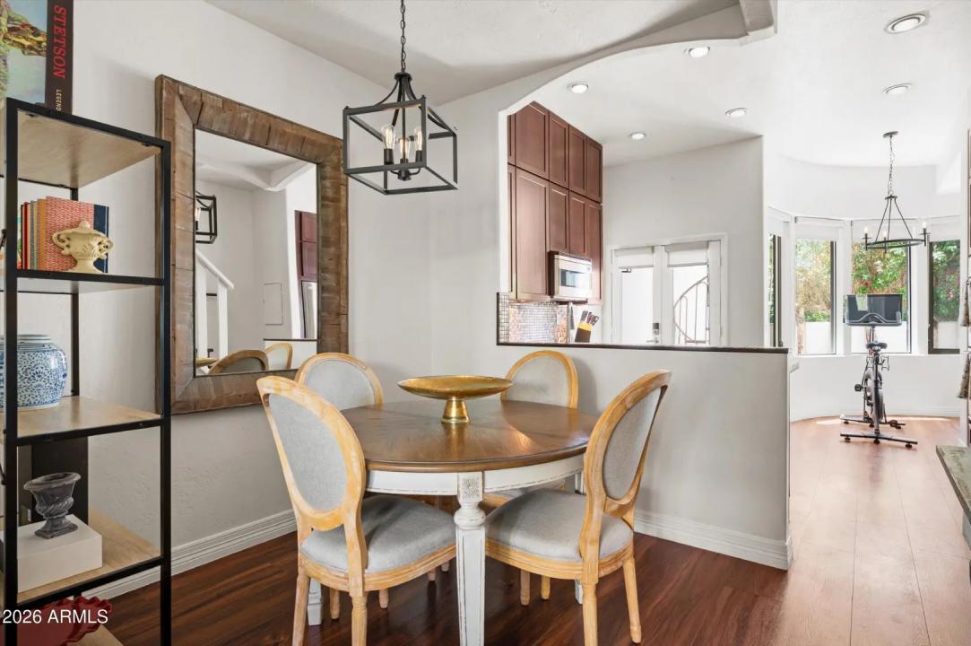 Real Estate Picture 6