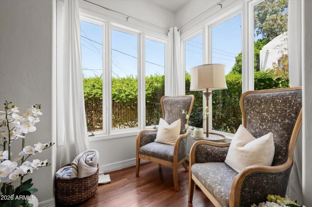 Real Estate Picture 5