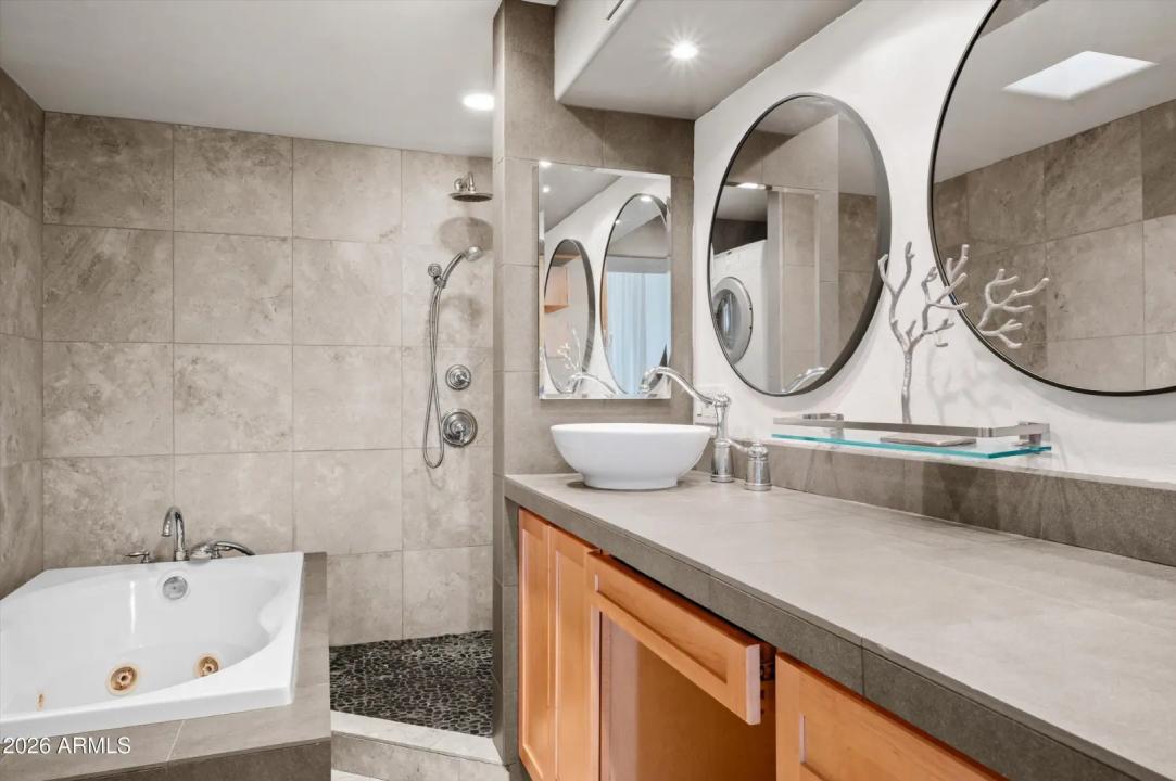 Real Estate Picture 15