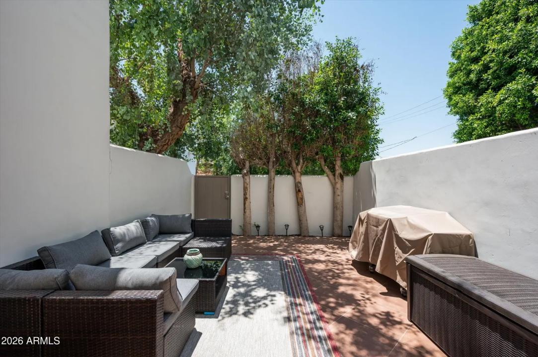 Real Estate Picture 9