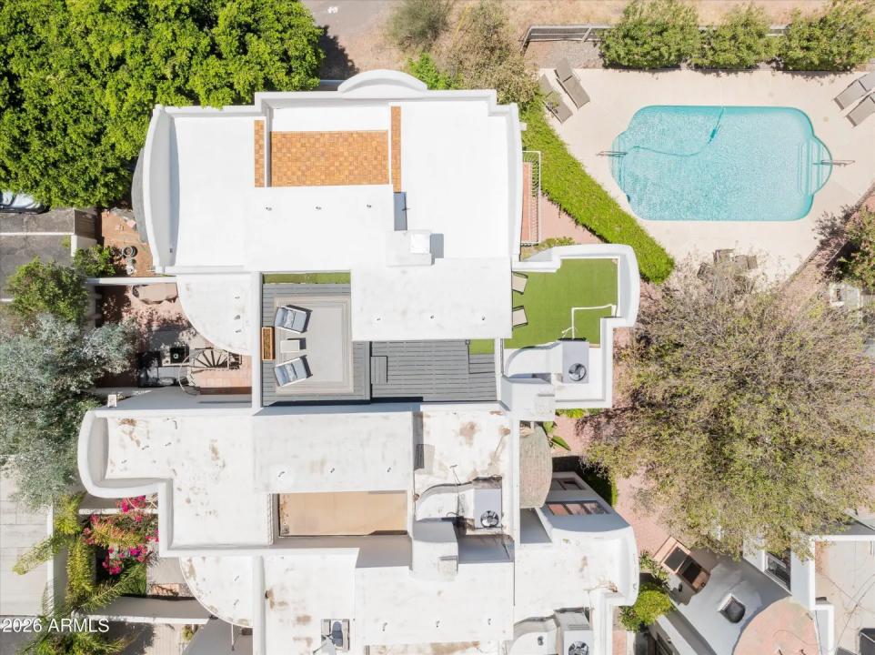Real Estate Picture 21