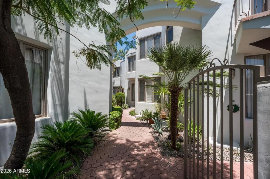 Real Estate Picture 1