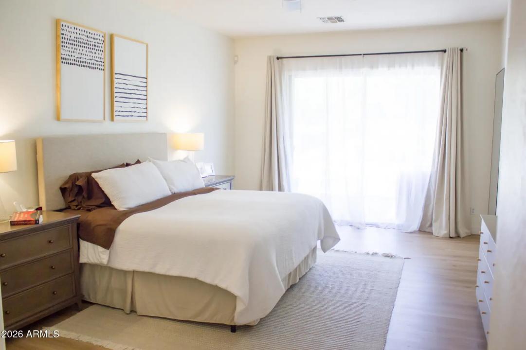 Real Estate Picture 7