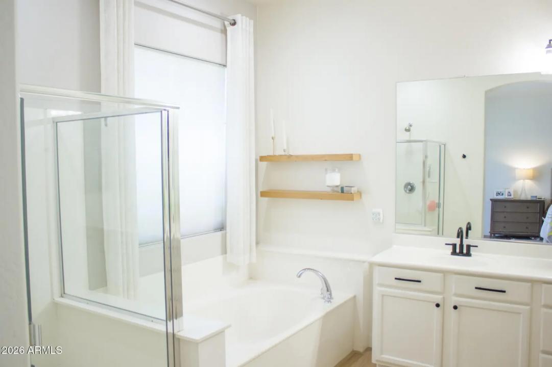 Real Estate Picture 8