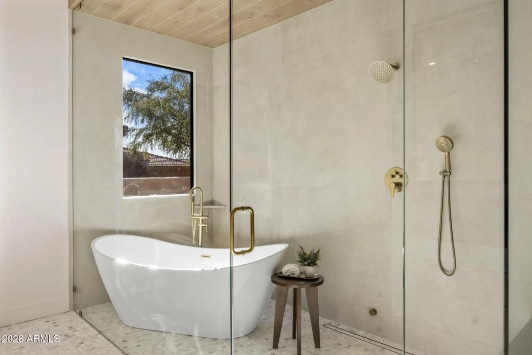 Real Estate Picture 22