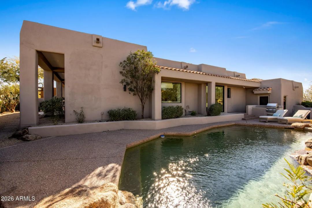 Real Estate Picture 16