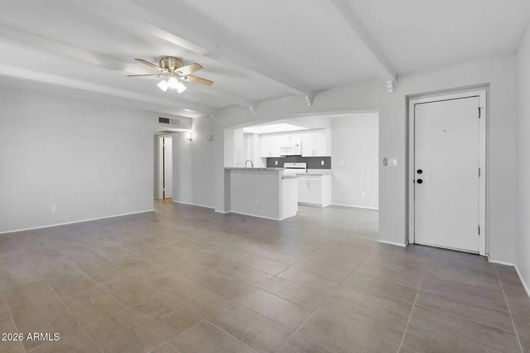 Real Estate Picture 4