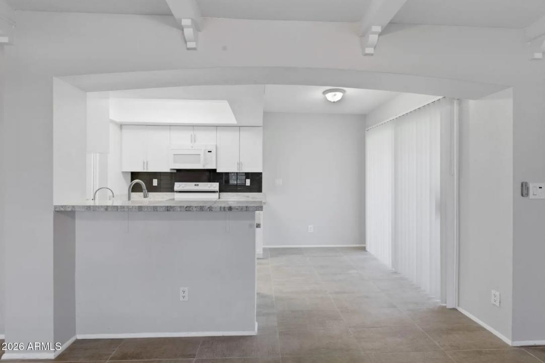Real Estate Picture 7