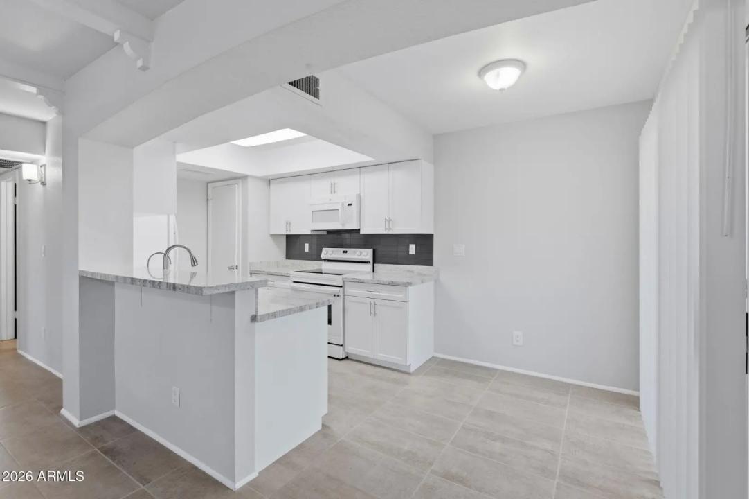 Real Estate Picture 8