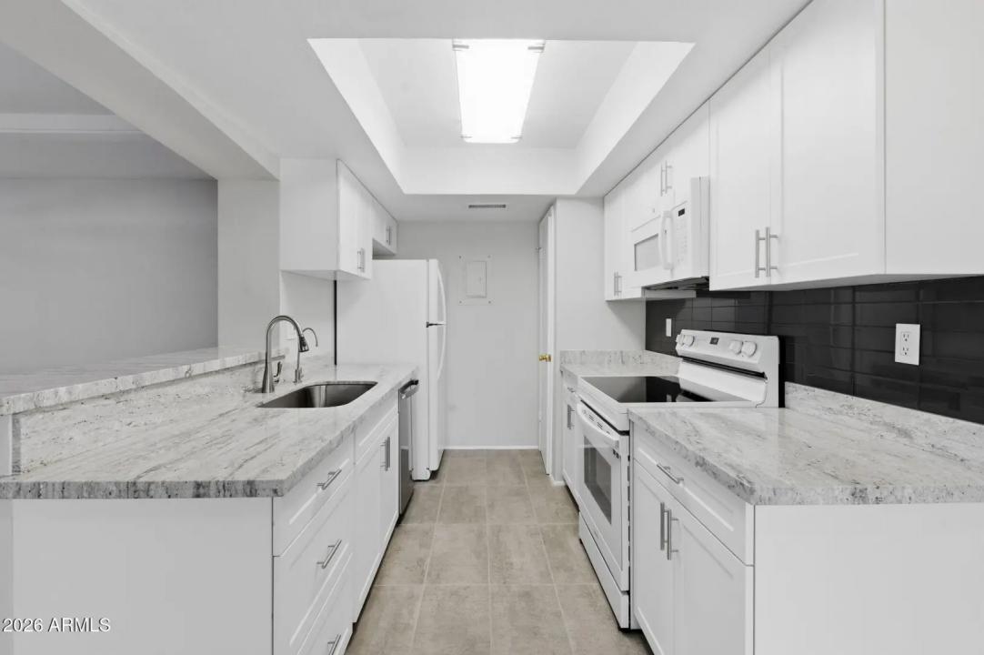 Real Estate Picture 9