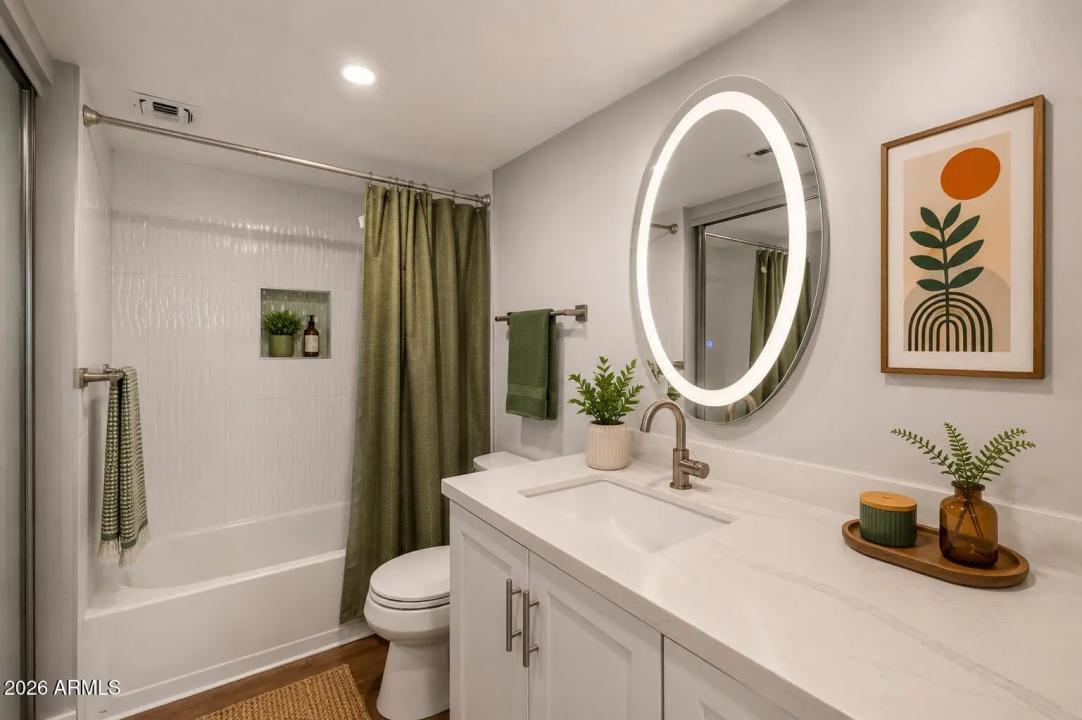 Real Estate Picture 14