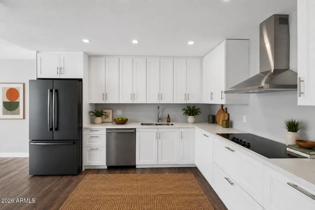Real Estate Picture 7