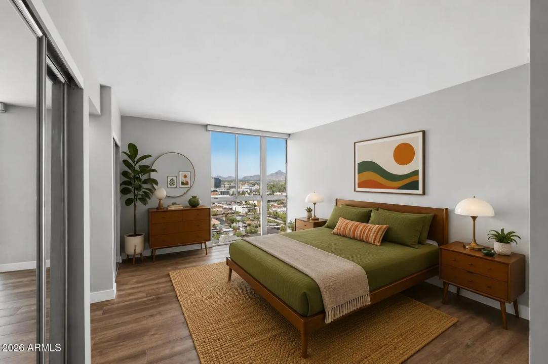 Real Estate Picture 9