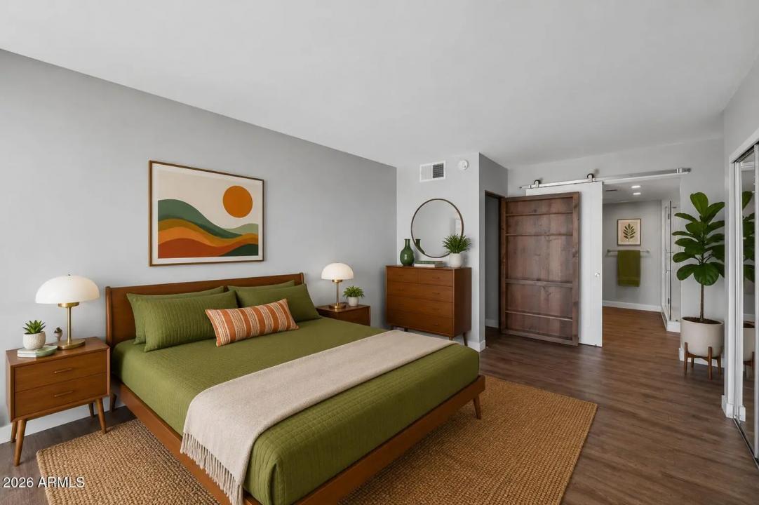 Real Estate Picture 10
