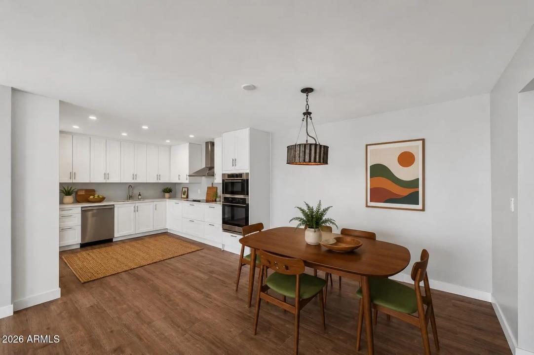Real Estate Picture 8