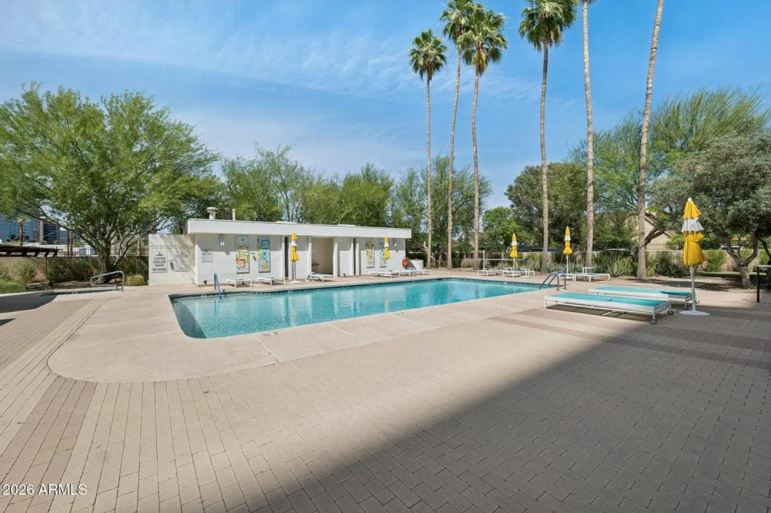 Real Estate Picture 22