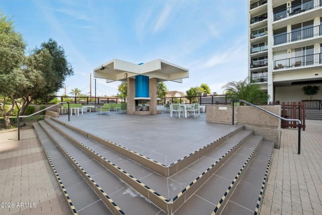 Real Estate Picture 23
