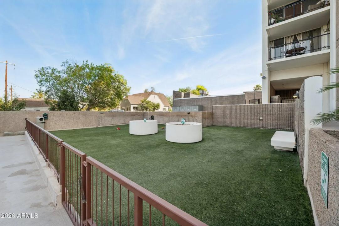 Real Estate Picture 27
