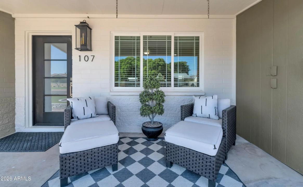Real Estate Picture 4