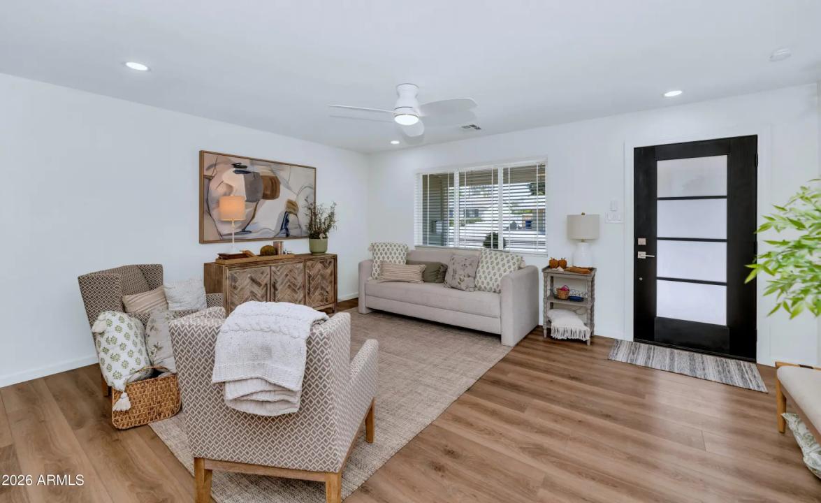 Real Estate Picture 5