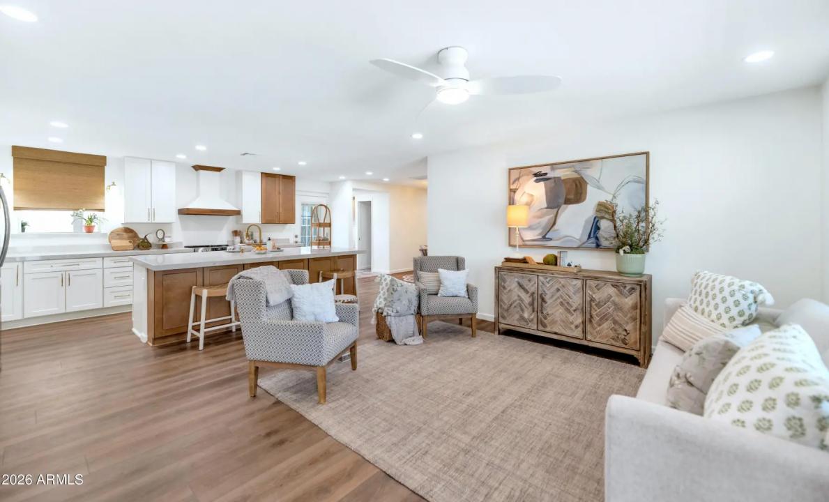 Real Estate Picture 7