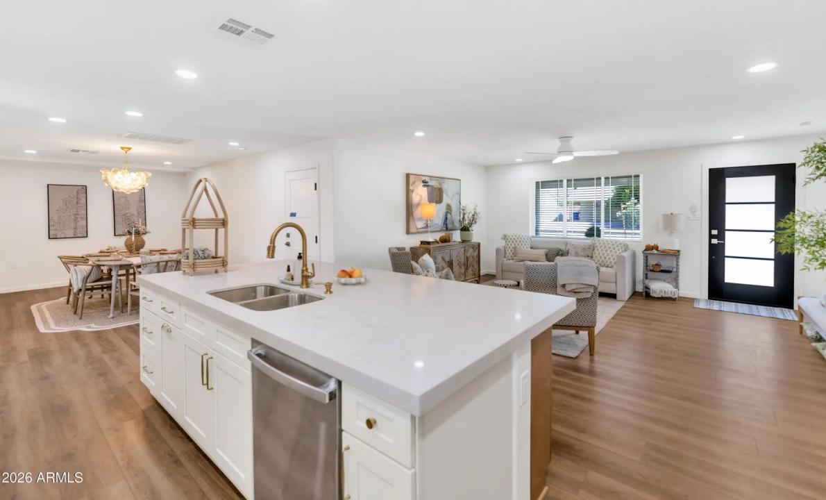 Real Estate Picture 10