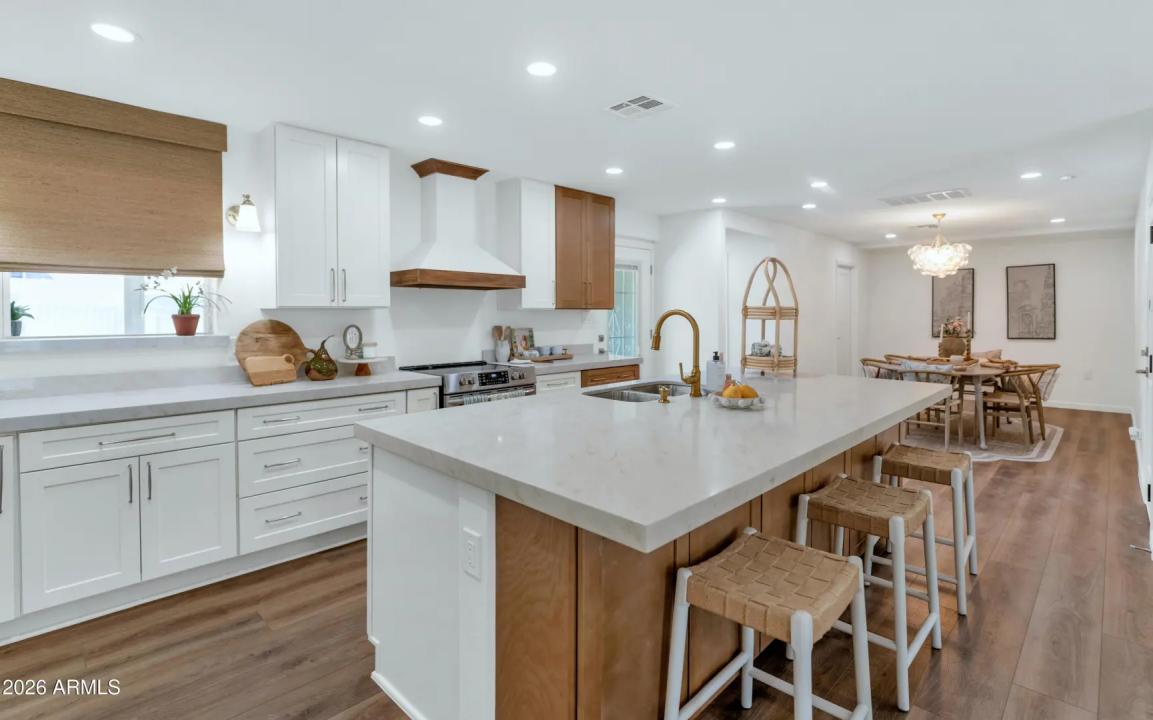 Real Estate Picture 13