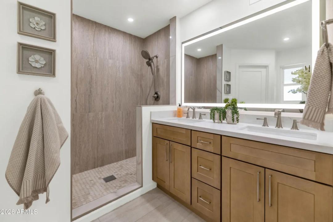 Real Estate Picture 20