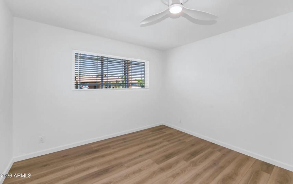 Real Estate Picture 23