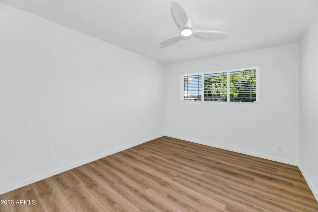 Real Estate Picture 25