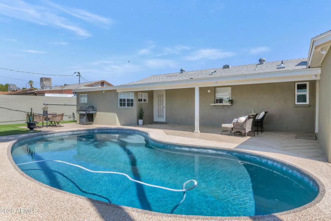 Real Estate Picture 30