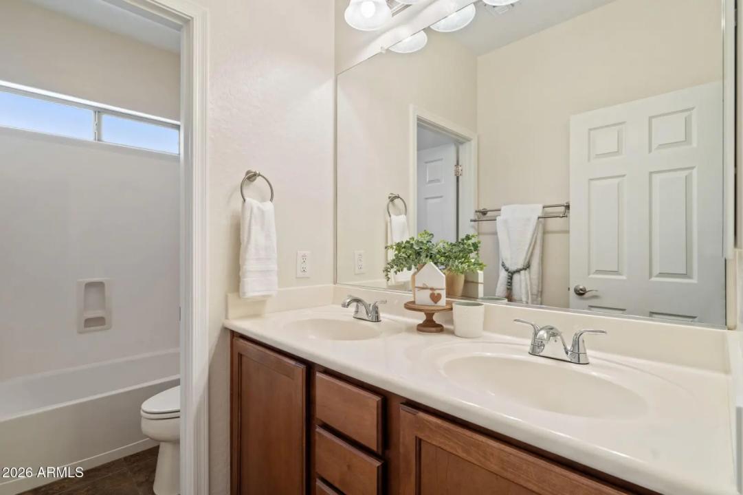 Real Estate Picture 19